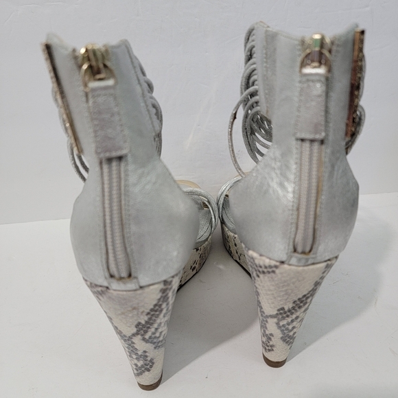 NEW ELAINE TURNER Women's Wedges Strappy Sandals Sz 10 Silver Comfy - Picture 4 of 12